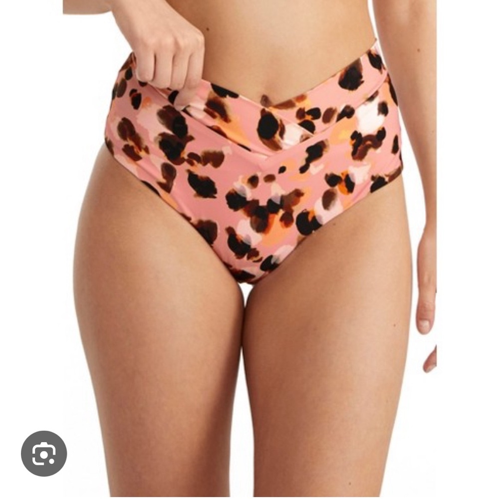 NWT wild one retro full bikini bottom
Size 2XL